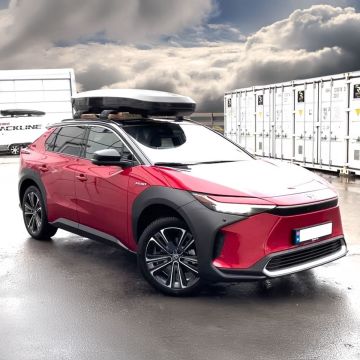 Packline NX Summit T + Yakima Flushbar Takstativ, Toyota BZ4x