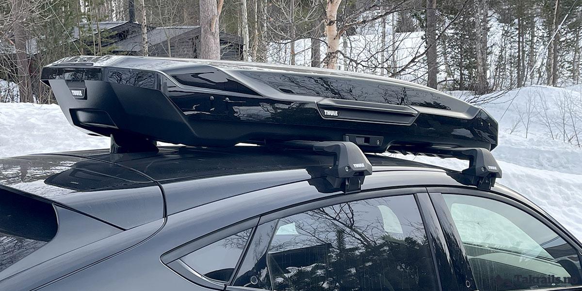 Thule Motion 3 XL Low takboks med Thule Wingbar Evo Edge takstativ i sort